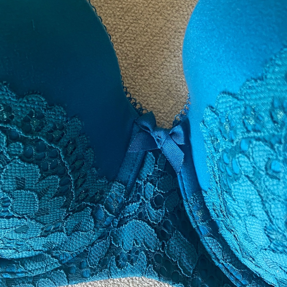 Sale! Victoria's Secret Vibrant Blue Lace Bra, lined Demi underwire 34DDD - Picture 14 of 15